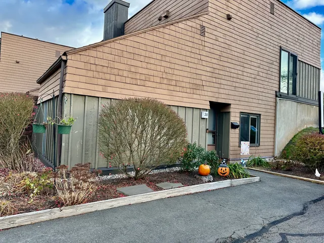 $209,900 | 30 Orange Road, Unit 30, Middletown, CT 06457