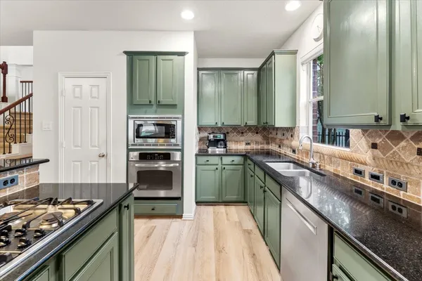 $4,800 | 82 West Arbor Camp Circle, Spring, TX 77389