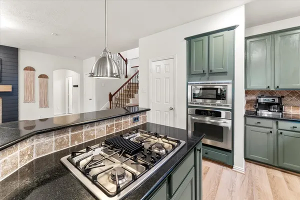$4,800 | 82 West Arbor Camp Circle, Spring, TX 77389