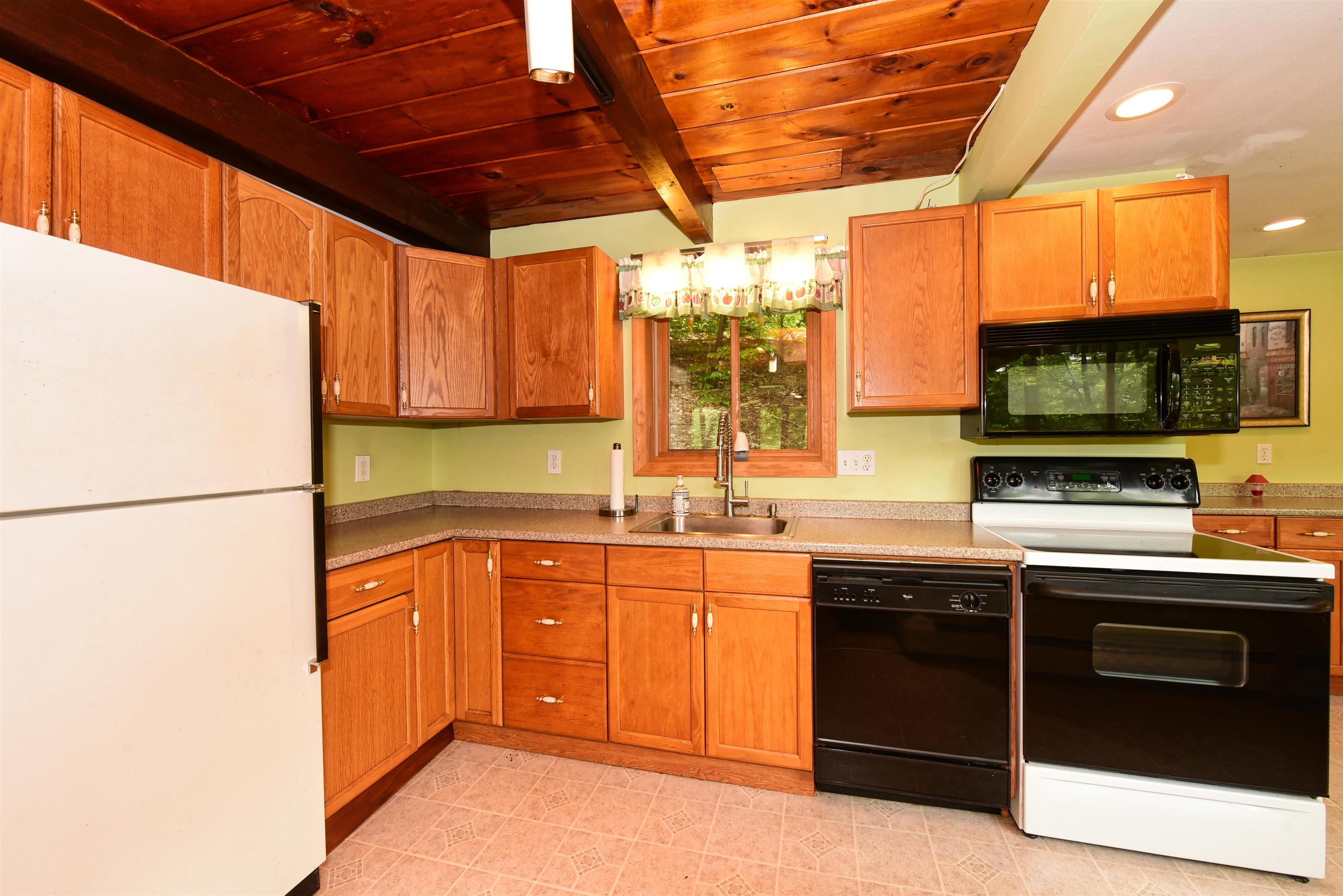 43 Eidelweiss Drive Madison, NH 03849 - Photo 15 of 35