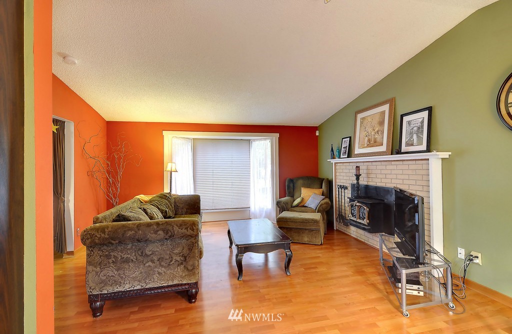 22511 1st Drive Southeast Bothell, WA 98021 - Photo 2 of 15