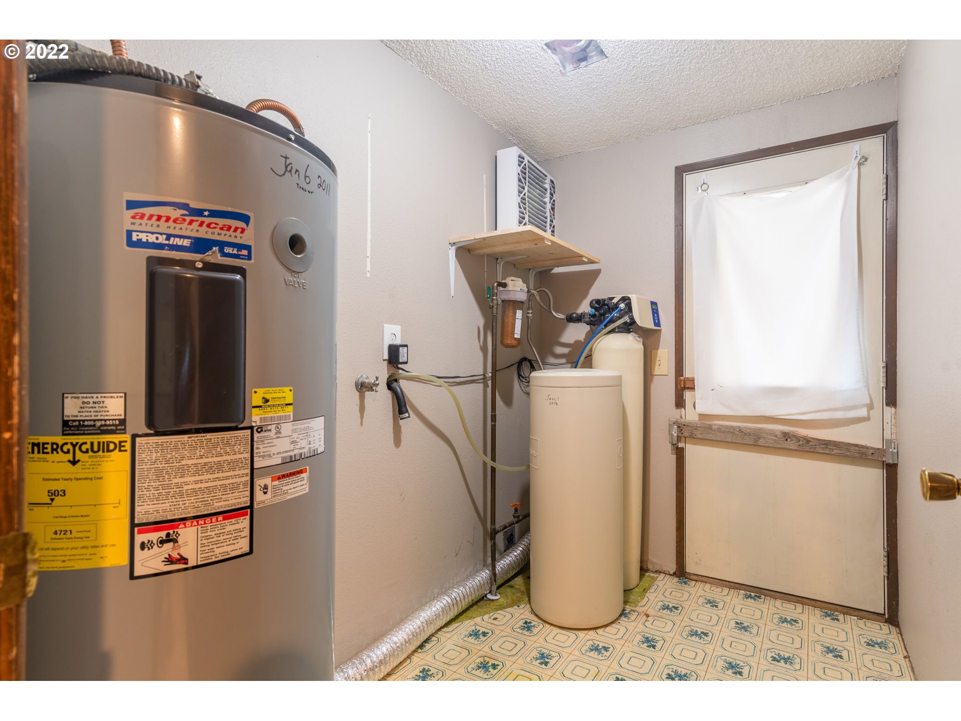1450 East Airport Road Hermiston, OR 97838 - Photo 12 of 23 Laundry