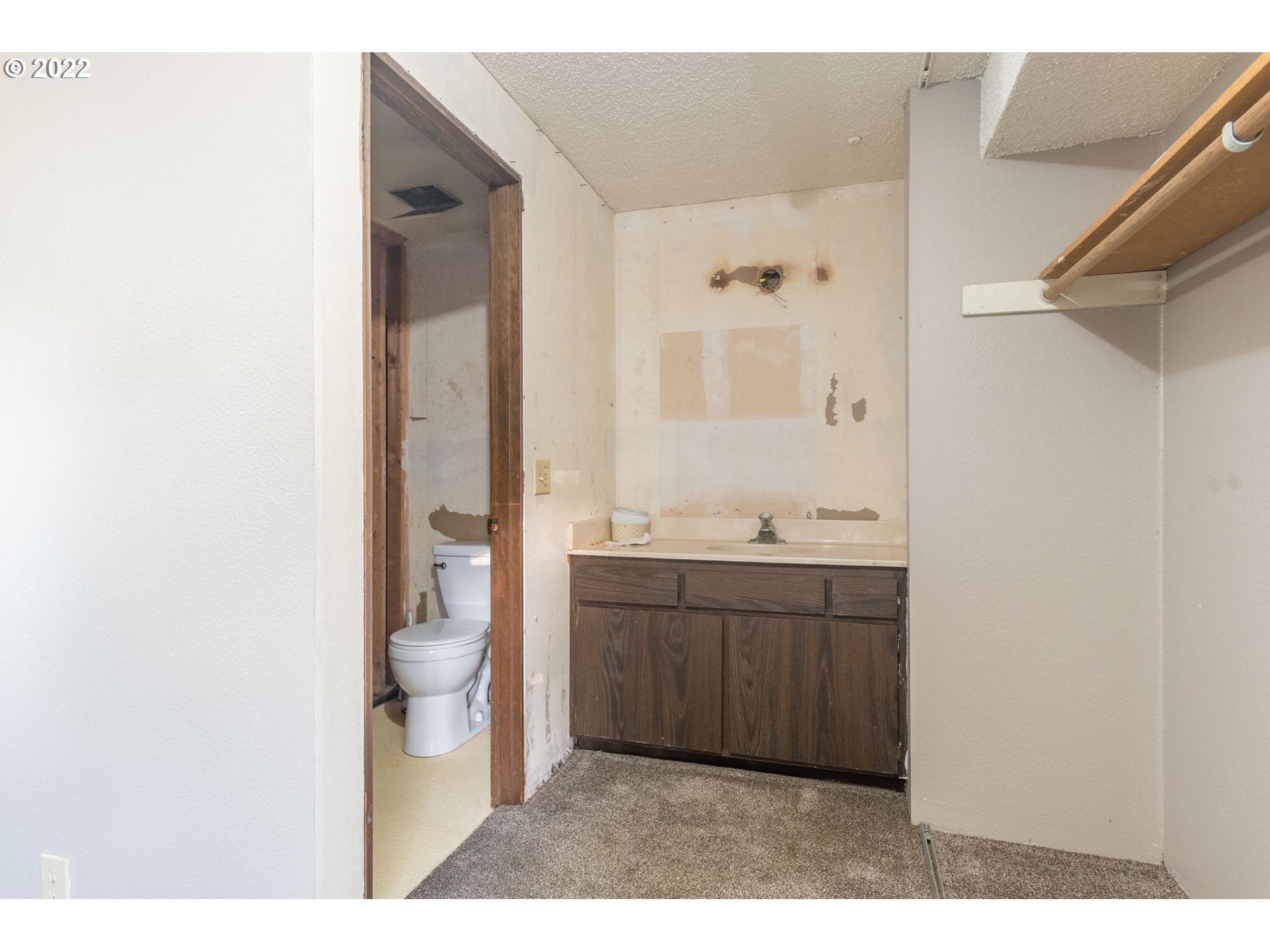 1450 East Airport Road Hermiston, OR 97838 - Photo 14 of 23 Primary Bedroom