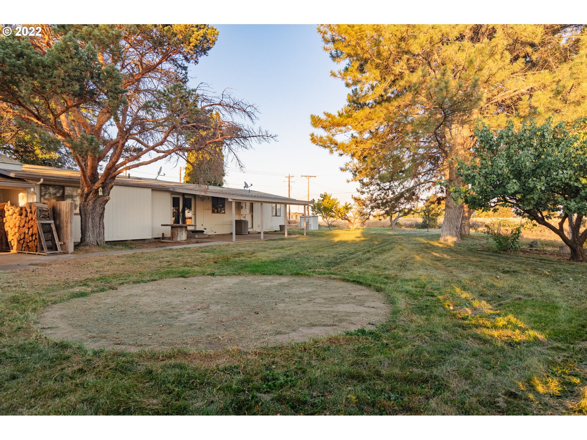 1450 East Airport Road Hermiston, OR 97838 - Photo 17 of 23 Backyard