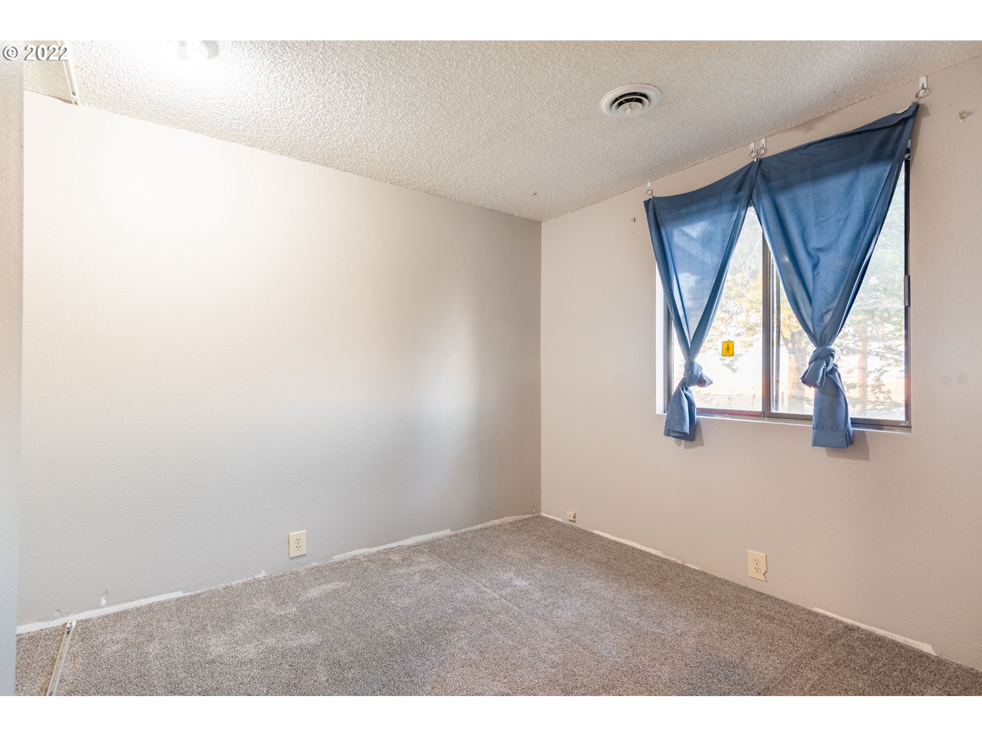 1450 East Airport Road Hermiston, OR 97838 - Photo 8 of 23 Bedroom