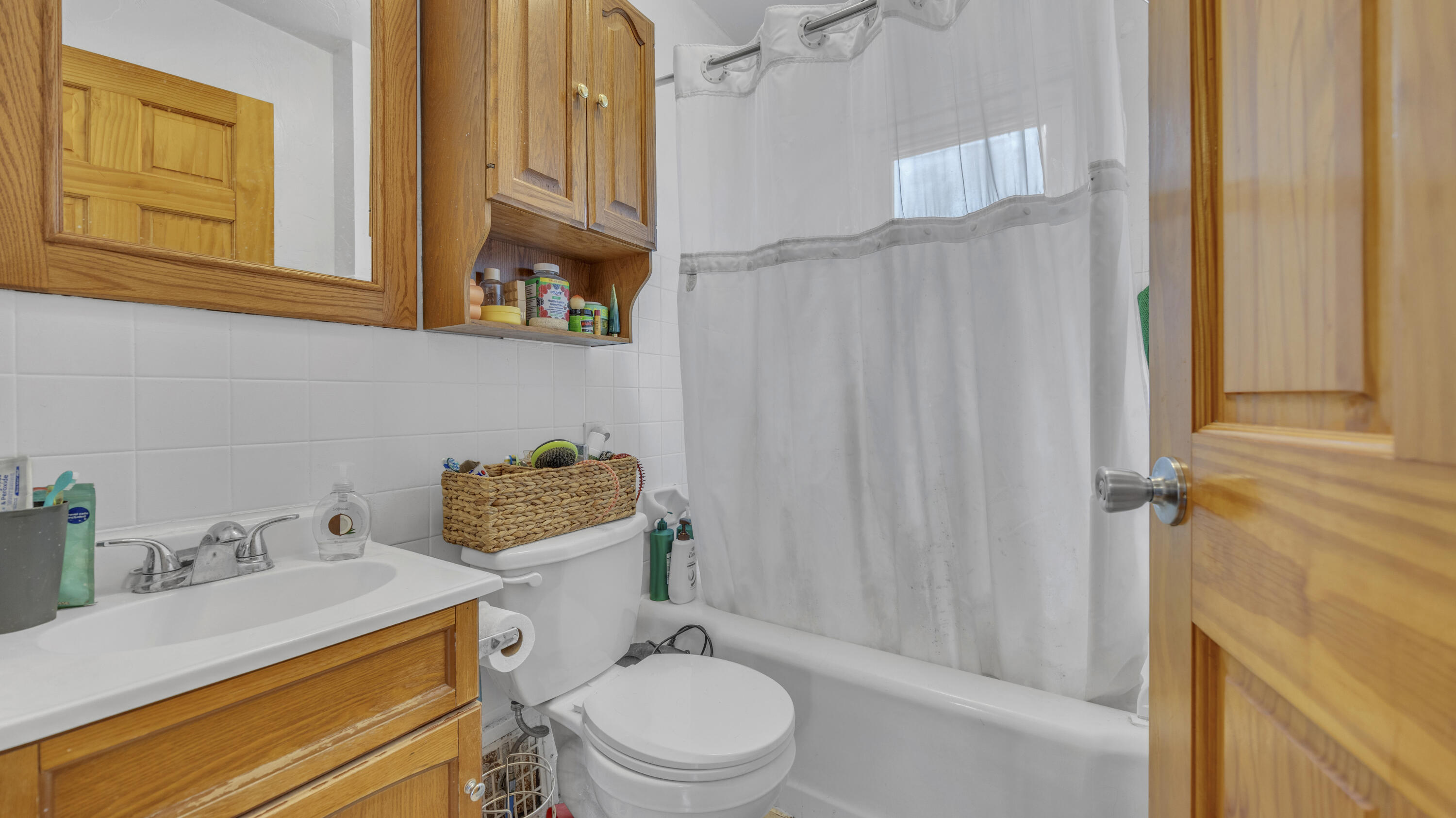 2316 Main Avenue Sheboygan, WI 53083 - Photo 10 of 20 Bathroom