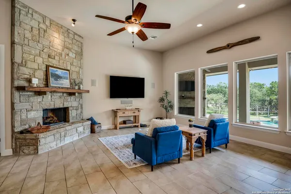 $960,000 | 126 Mountain Echo, San Antonio, TX 78260