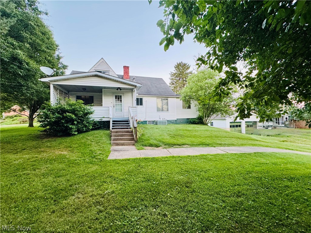 INVITING FRONT PORCH