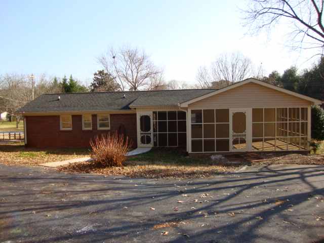 407 Pace Valley Road Easley, SC 29640 - Photo 2 of 11 Gallery Image 2
