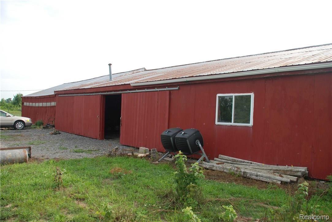 11074 Finzel Road Carleton, MI 48117 - Photo 20 of 41 24.jpg