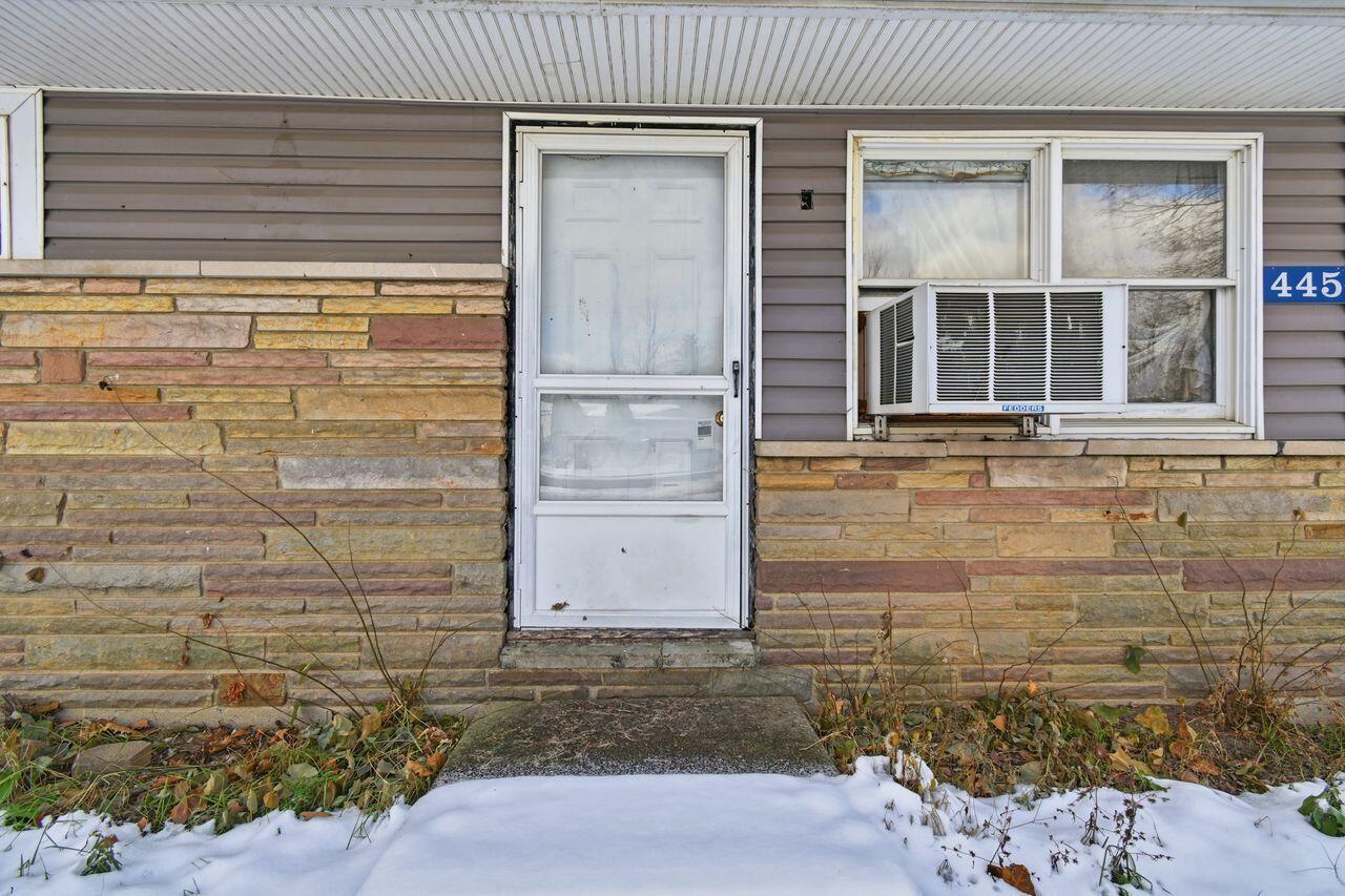 445 Basswood Road Columbus, OH 43207 - Photo 5 of 28 Entry