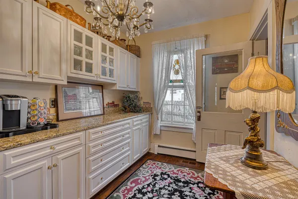 $350,000 | 318 East Main Street, Newburgh, IN 47630