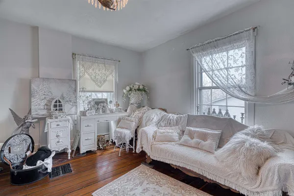 $350,000 | 318 East Main Street, Newburgh, IN 47630