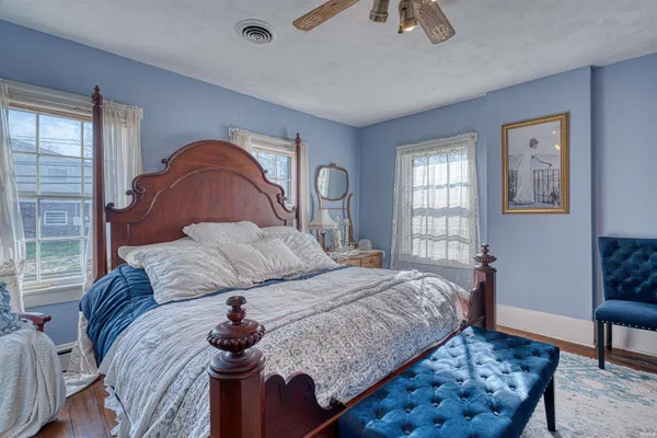 $350,000 | 318 East Main Street, Newburgh, IN 47630