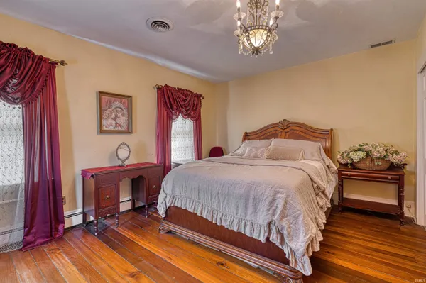 $350,000 | 318 East Main Street, Newburgh, IN 47630