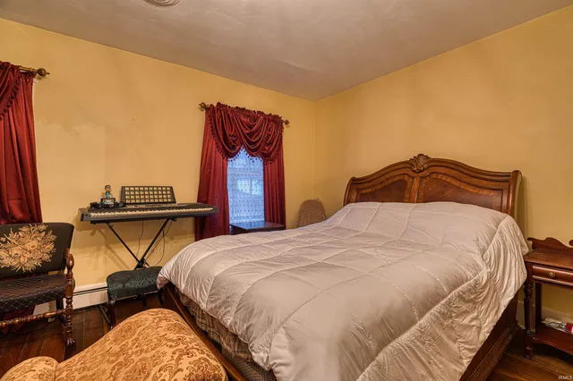 $360,000 | 318 East Main Street, Newburgh, IN 47630