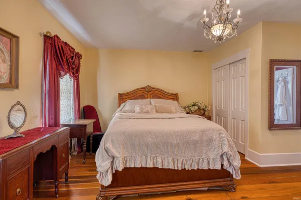 $350,000 | 318 East Main Street, Newburgh, IN 47630