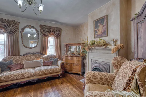 $350,000 | 318 East Main Street, Newburgh, IN 47630