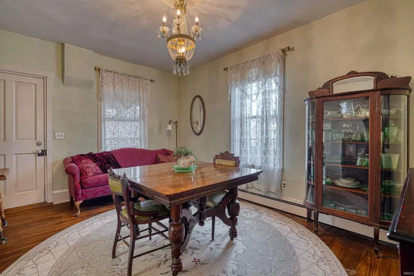 $350,000 | 318 East Main Street, Newburgh, IN 47630