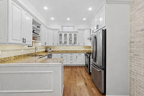 $1,895,000 | 7 Upton Street, Unit 1, Boston, MA 02118