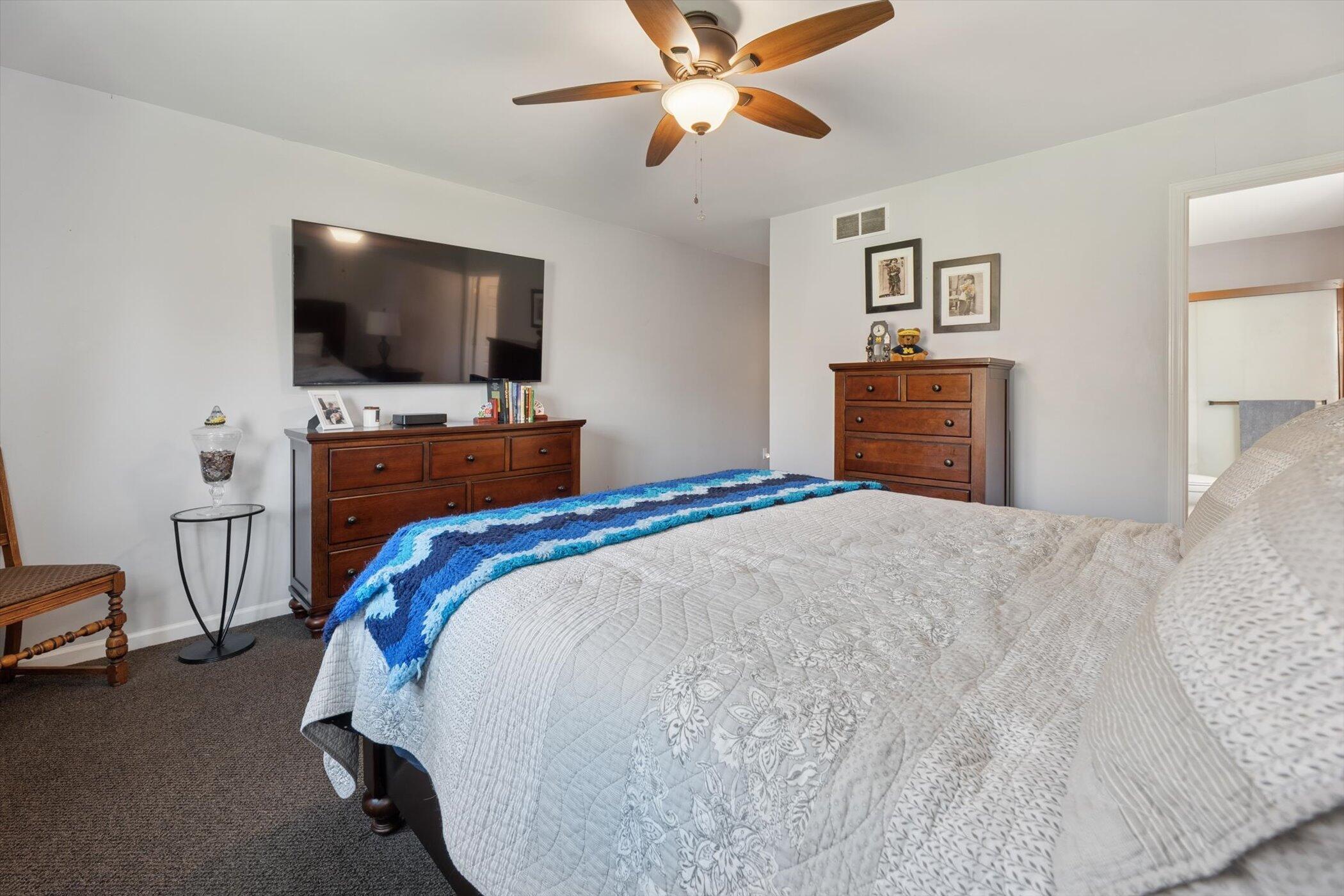 4738 Summer Ridge Drive Howell, MI 48843 - Photo 27 of 43 27-4738-Summer-Ridge-Dr-Howell-MI-48843-