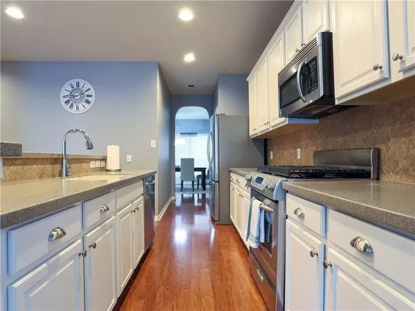 $1,975 | 10720 Sorghum Hill Cove, Austin, TX 78754