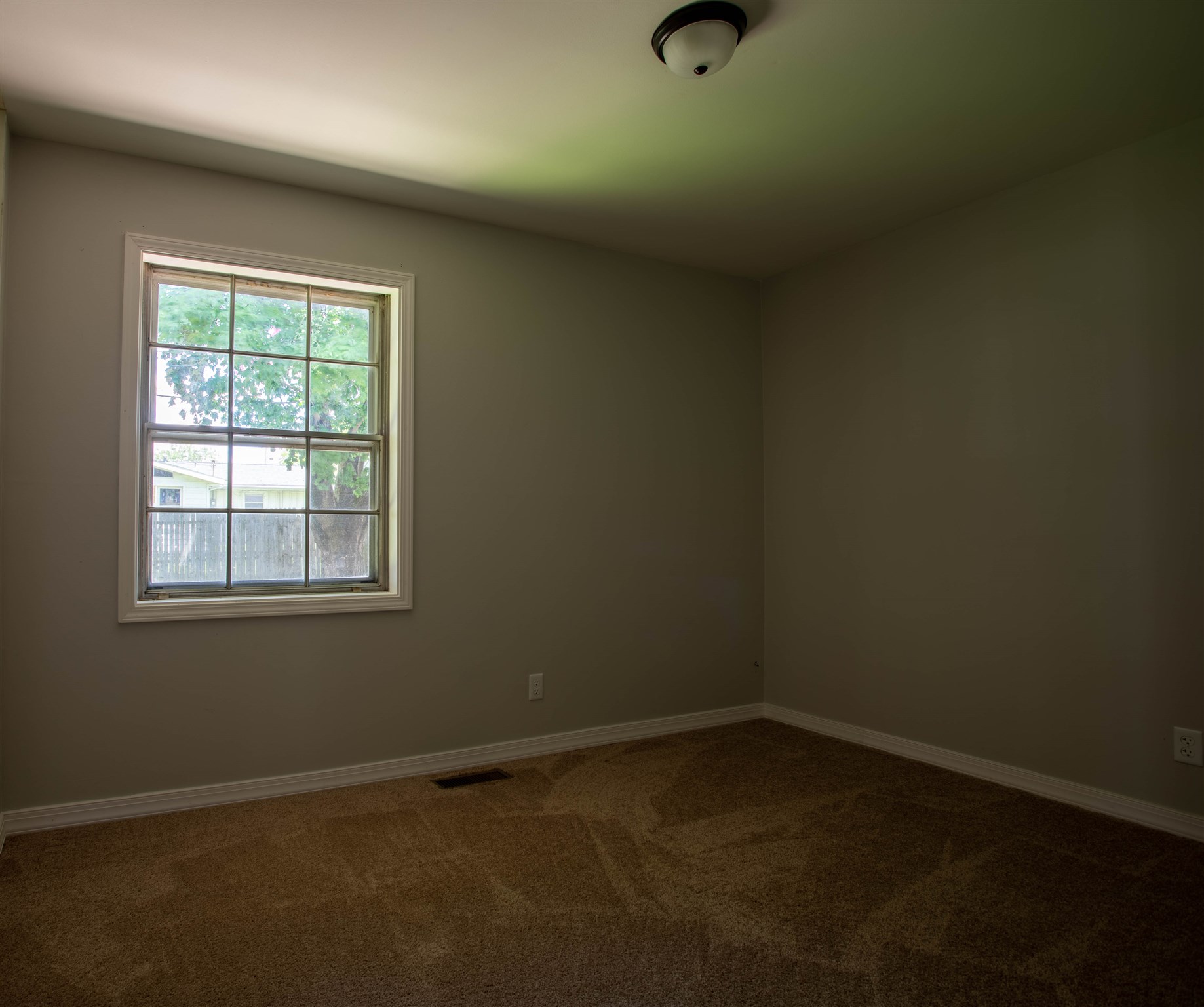 1804 South York Road Yorktown, IN 47396 - Photo 15 of 21 Gallery Image 15