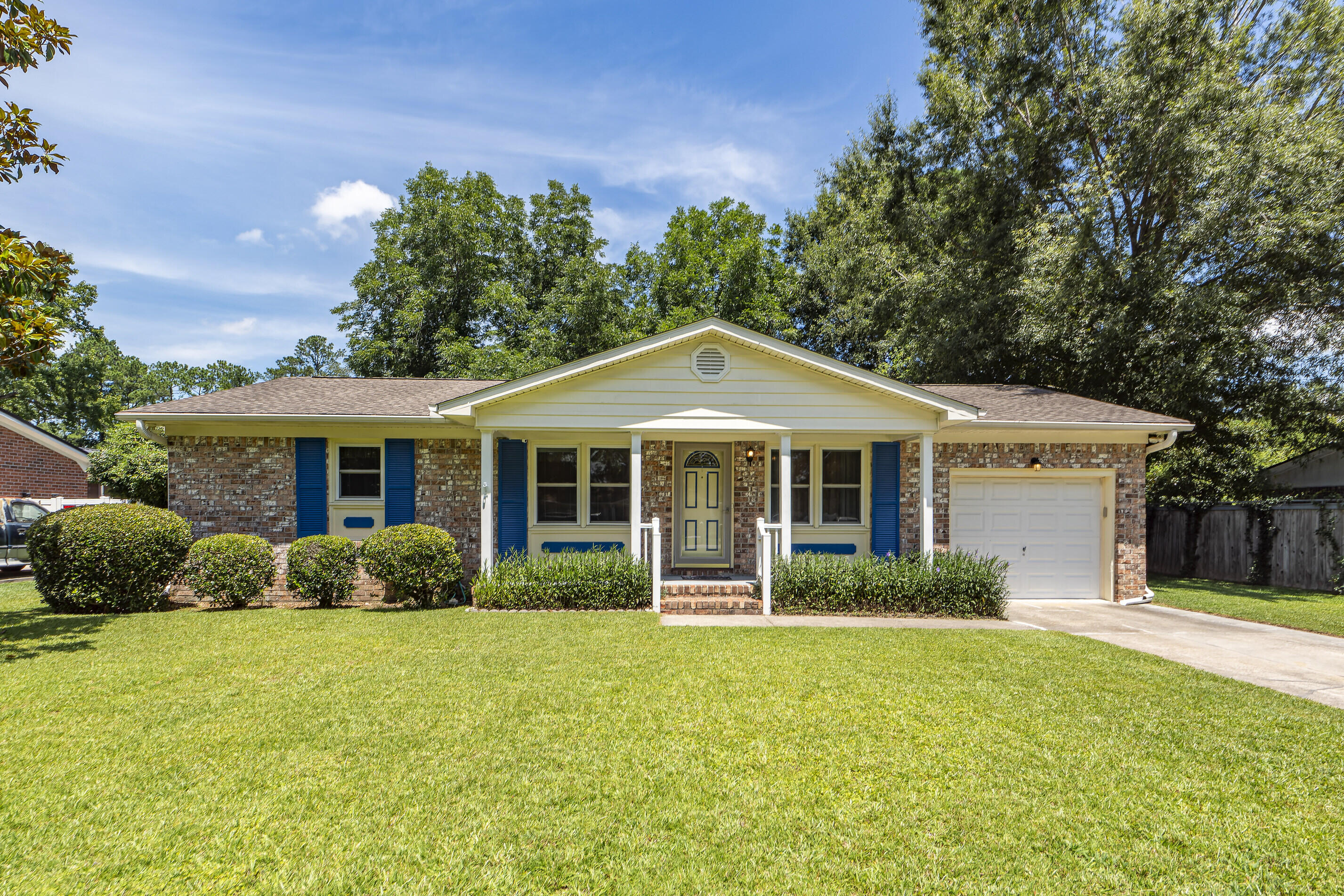 108 English Road Summerville, SC 29483 - Photo 1 of 31 42