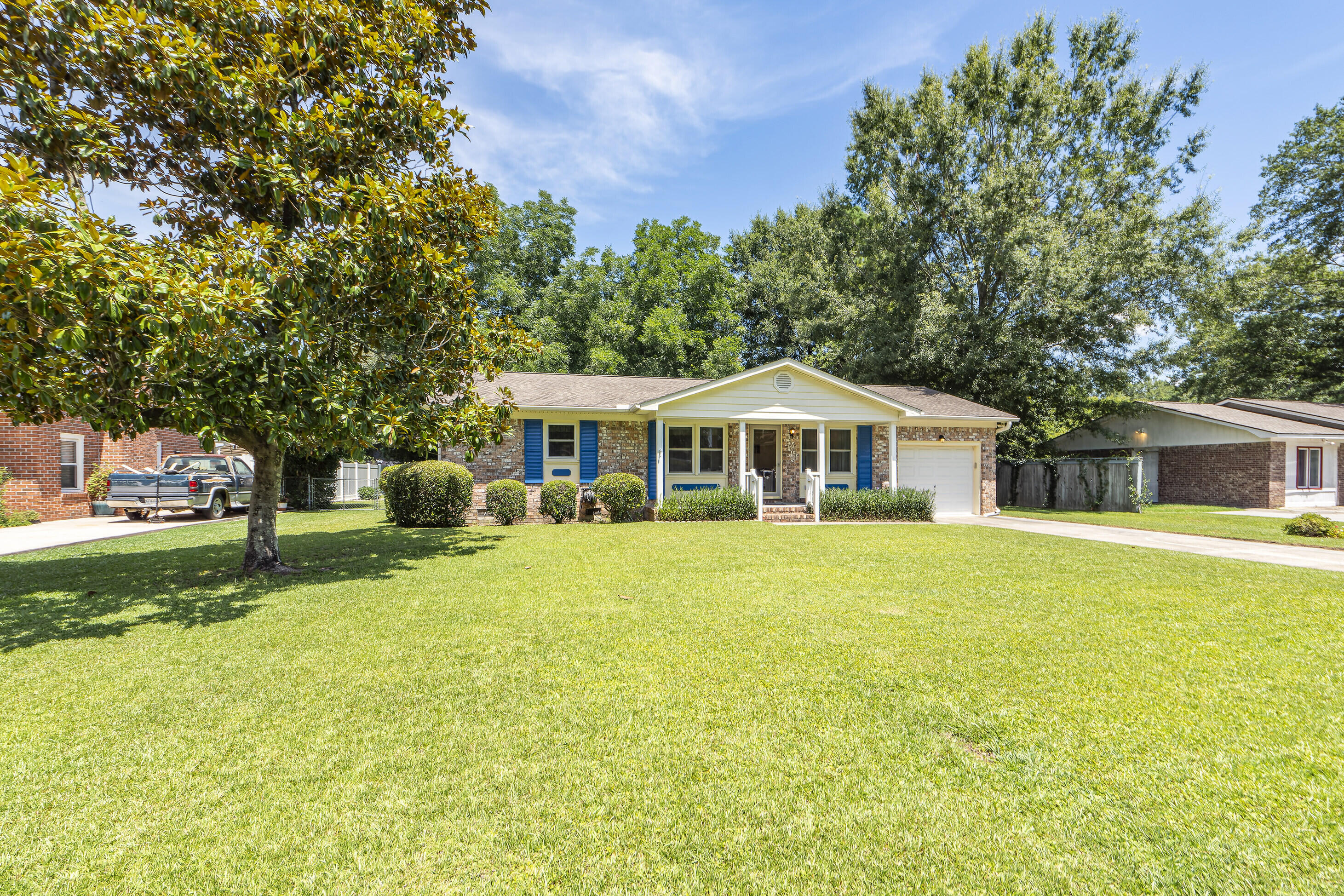 108 English Road Summerville, SC 29483 - Photo 2 of 31 45