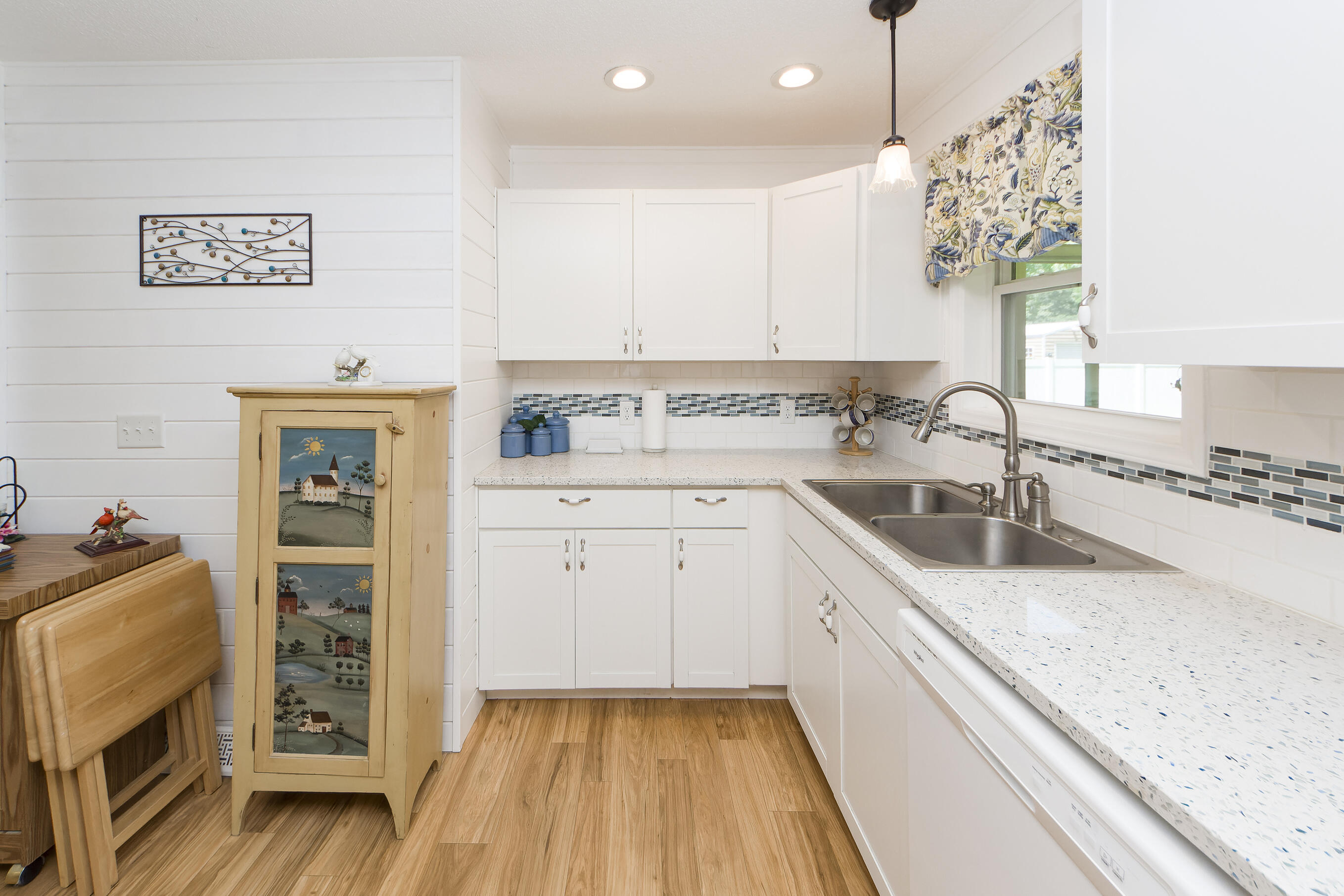 108 English Road Summerville, SC 29483 - Photo 8 of 31 15
