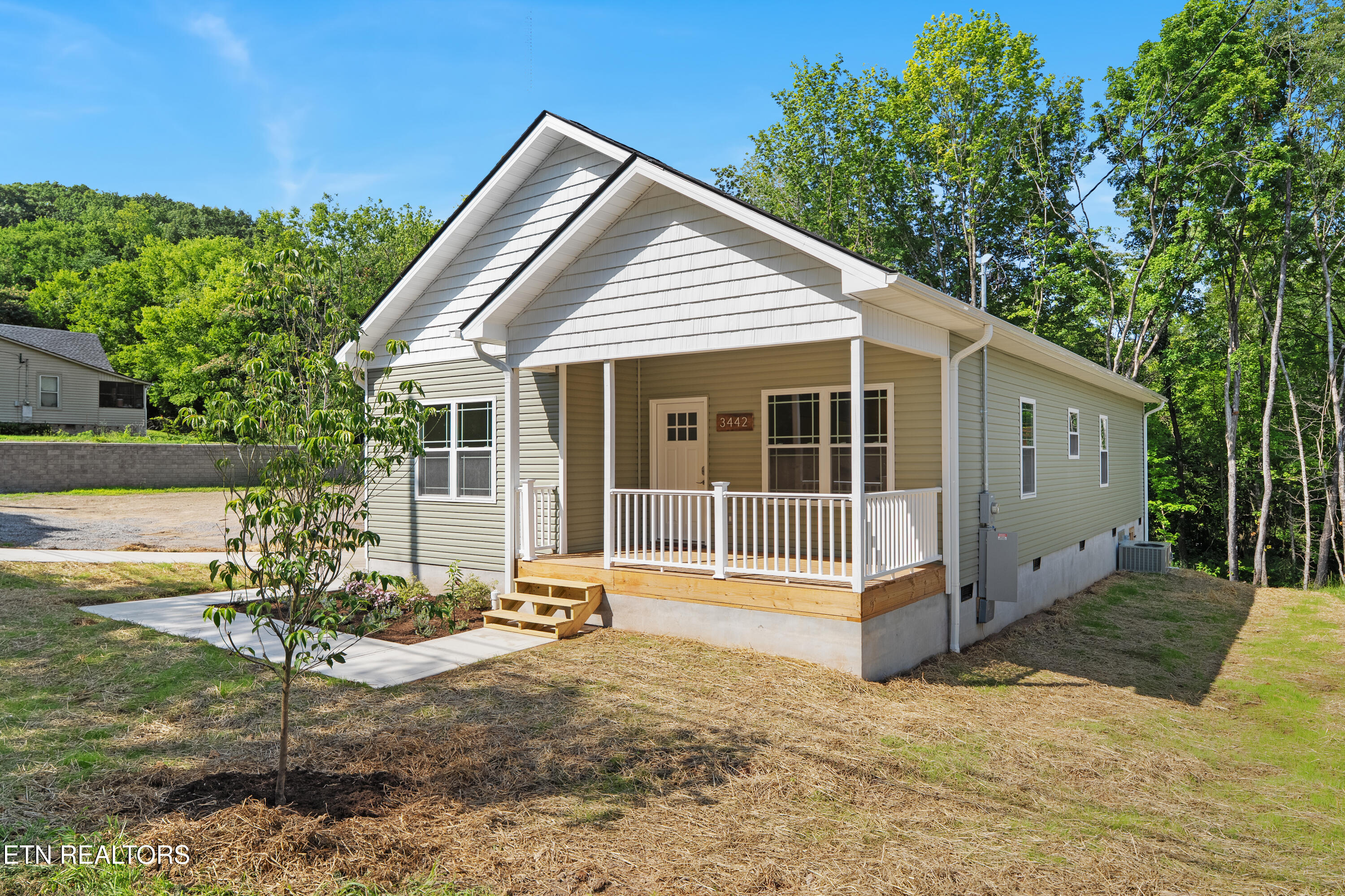 3442 Gap Road Knoxville, TN 37921 - Photo 2 of 35 DSC00270