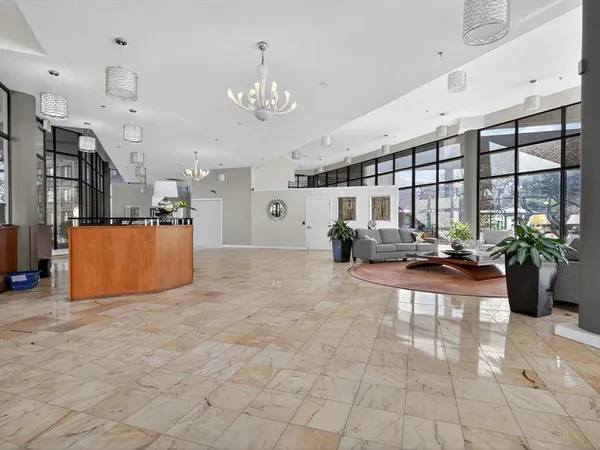 $3,950 | 250 Hammond Pond Parkway, Unit 905S, Chestnut Hill, MA 02467