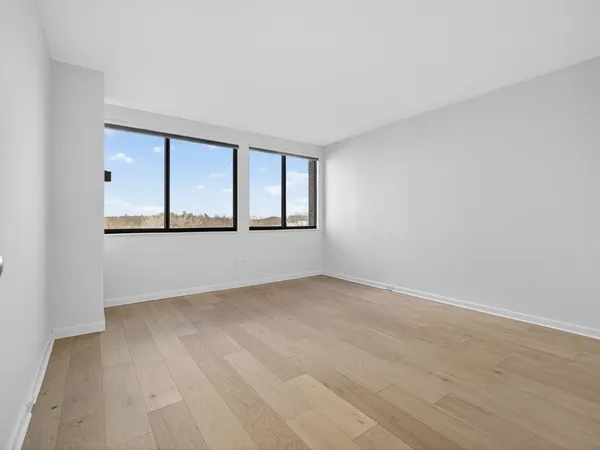 $3,950 | 250 Hammond Pond Parkway, Unit 905S, Chestnut Hill, MA 02467