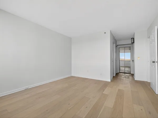 $3,950 | 250 Hammond Pond Parkway, Unit 905S, Chestnut Hill, MA 02467