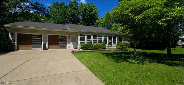 $295,000 | 1565 Duffus Road Northeast, Warren, OH 44484