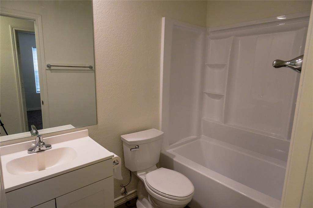 11910 Intermont Court Fort Worth, TX 76008 - Photo 11 of 22 HallBath