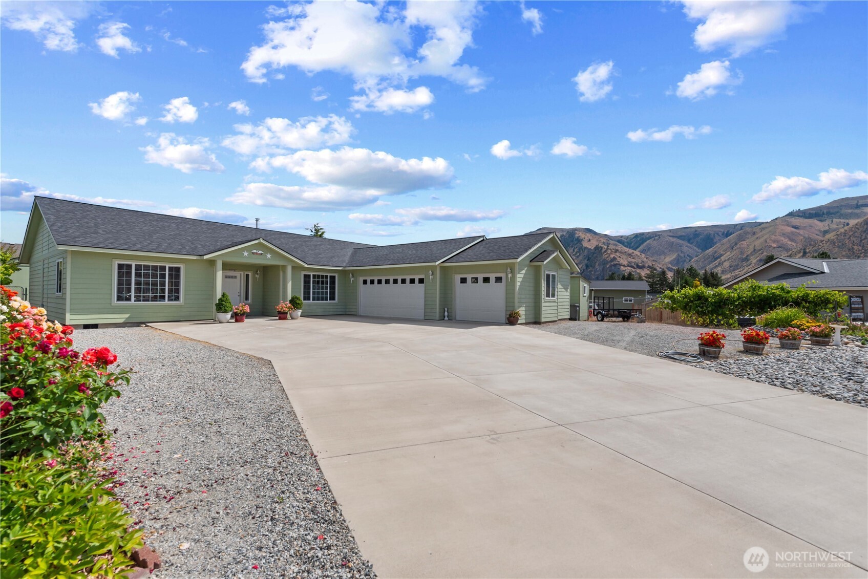 1010 Crest Loop Entiat, WA 98822 - Photo 3 of 35