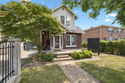 $1,300,000 | 1604 17th Avenue South, Nashville, TN 37212