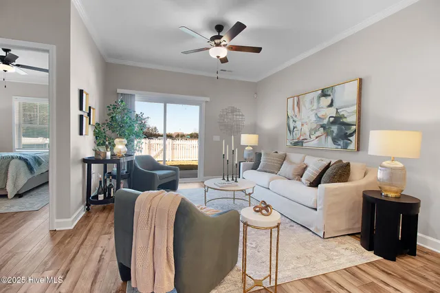 $389,900 | 247 Cline Way, Unit 113 1809 LIVE OAK, Beaufort, NC 28516