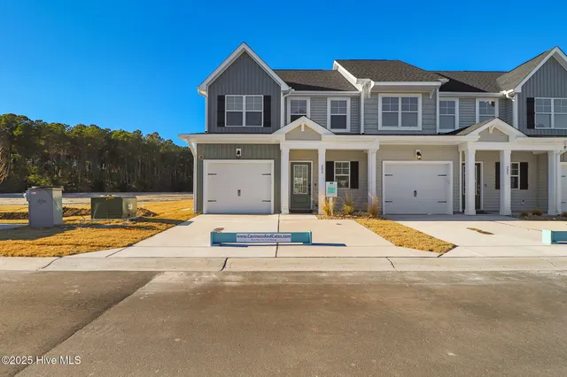 $389,900 | 247 Cline Way, Unit 113 1809 LIVE OAK, Beaufort, NC 28516