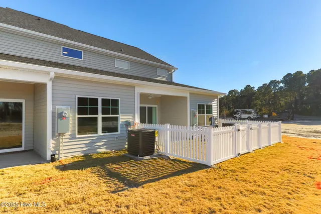 $389,900 | 247 Cline Way, Unit 113 1809 LIVE OAK, Beaufort, NC 28516