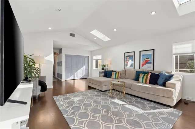 $1,999,000 | 625 Camino Real, Redondo Beach, CA 90277