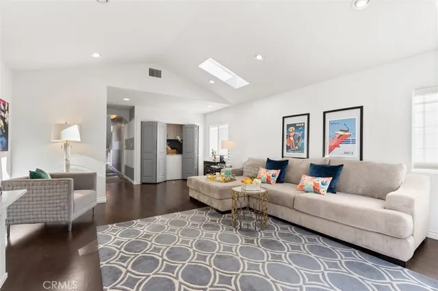 $1,999,000 | 625 Camino Real, Redondo Beach, CA 90277