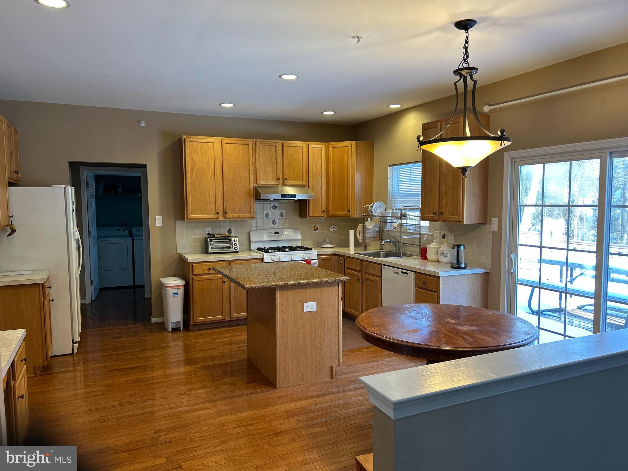 145 Redstone Drive Warrington, PA 18976 - Photo 3 of 14