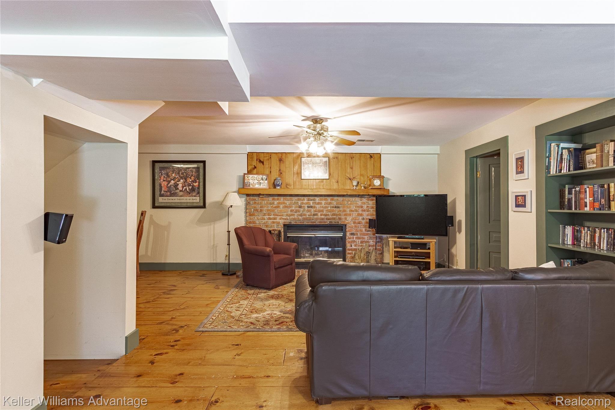 9251 Bergin Road Howell, MI 48843 - Photo 58 of 65 Interiors (35 of 46).jpg