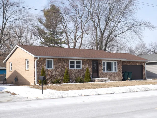 $230,000 | 973 North 2000E Road, Bradley, IL 60915