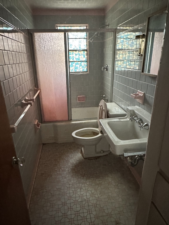1049 Tucker Road Dartmouth, MA 02747 - Photo 17 of 21
