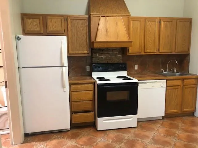 $1,350 | 324 Lavoisier Street, Gretna, LA 70053