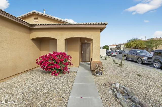$1,900 | 1476 East Avenida Grande, Casa Grande, AZ 85122