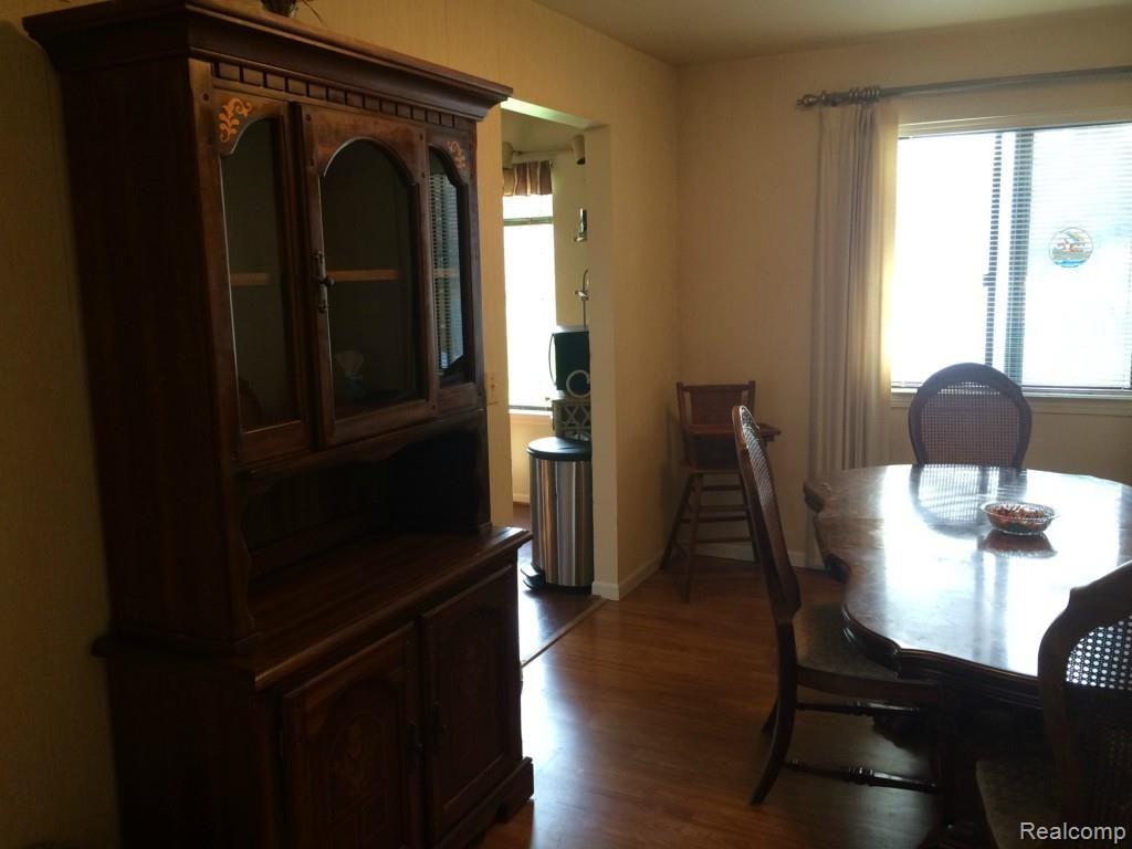 1186 Wreckenridge Road Flint, MI 48532 - Photo 20 of 33 photo 2 (6).jpg